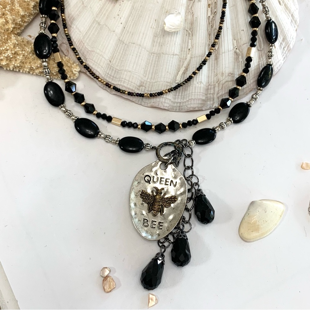 3 Strand Layered Queen Bee Beaded Necklace - Picture 6 of 6